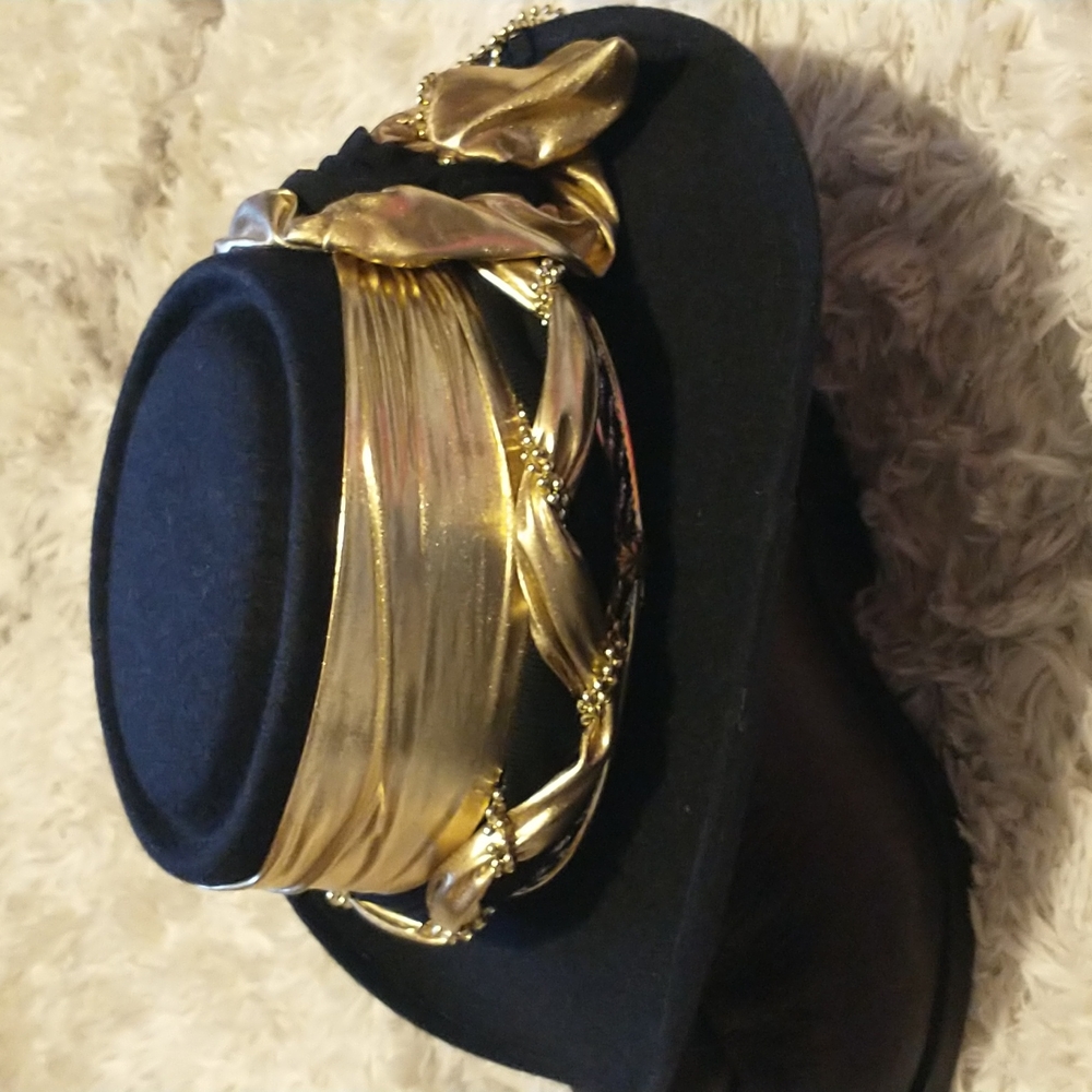 Arlop black and gold Southwestern style hat-NWOT